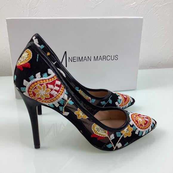 Neiman Marcus Prestige Embroidered Mesh Stiletto heels size 6.5 M - Picture 5 of 12